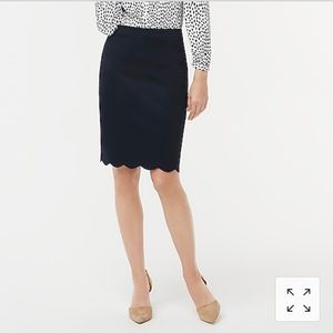 Scalloped sateen pencil skirt
Item AL208